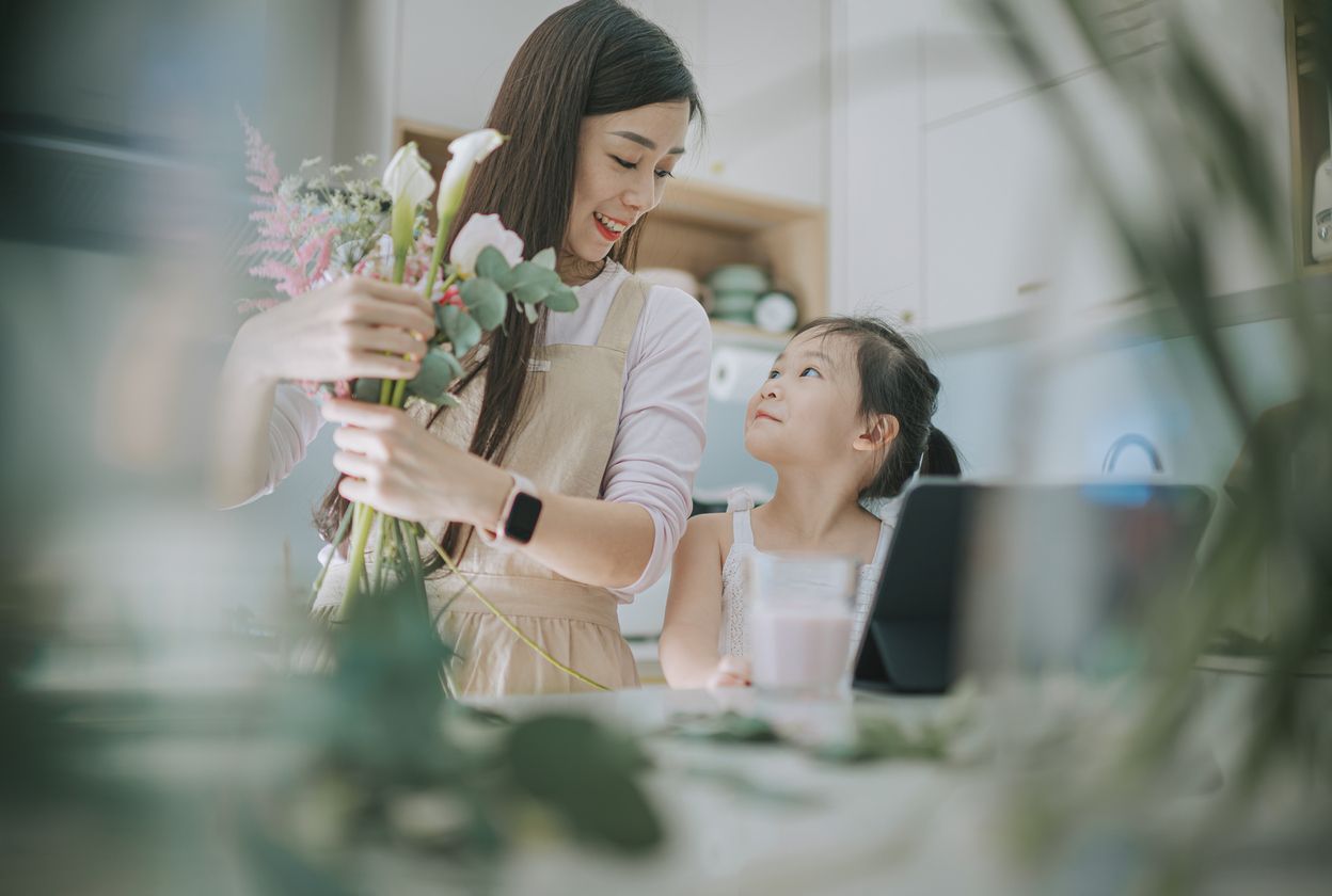 Berita terpopuler Love & Life kali ini ada tips memberi nama anak, kesalahan dalam membersihkan dapur, hingga cara mengontrol penggunaan gadget.