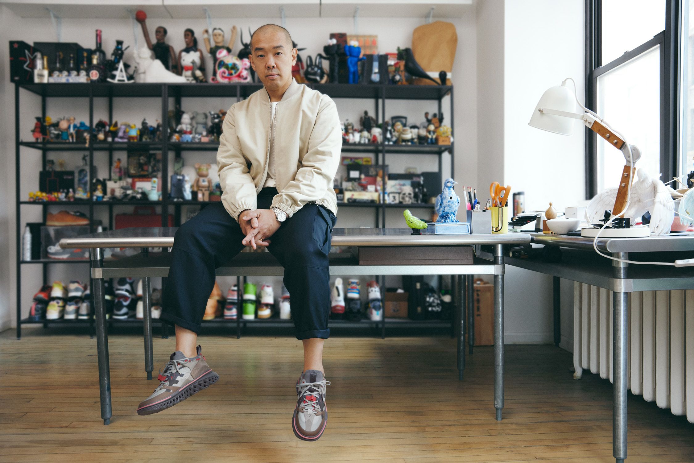 Cole Haan menghadirkan koleksi kolaborasinya bersama STAPLE di Indonesia. Hadir dengan desain klasik nan stylish, seperti apa?