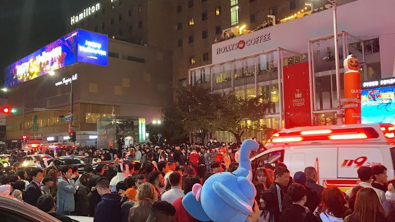Berita terpopuler Trending Topic ada cerita aktor relawan tragedi Halloween Itaewon, cara keluar dari jebakan kerumunan, hingga rekomendasi series.