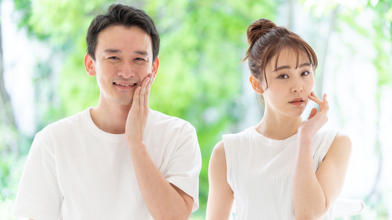 Berikut 3 skincare wajib bagi laki-laki yang perlu pasanganmu ketahui. Sebab merawat kulit wajah tak hanya perlu dilakukan perempuan!