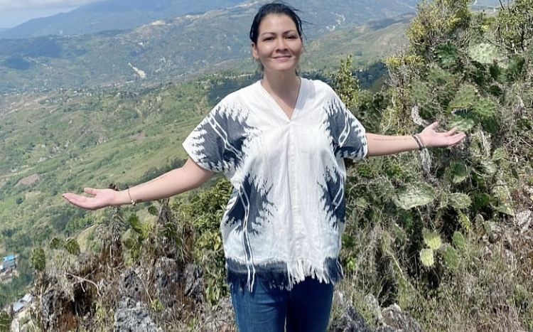 Melanie Subono sebagai yang pernah berkecimpung di dunia promotor konser sekaligus salah satu pengisi acara musik yang dibatalkan memberi tanggapan.