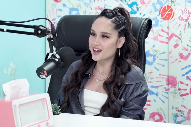 Berdayakan perempuan lewat kanal Youtube Puella, ini cerita Cinta Laura mengenai misinya kembali di dunia hiburan!