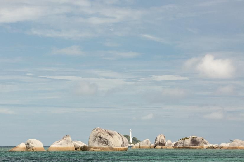 Belitung adalah salah satu dari sepuluh pulau alam yang indah dengan potensi untuk menjadi tujuan wisata baru di Indonesia.