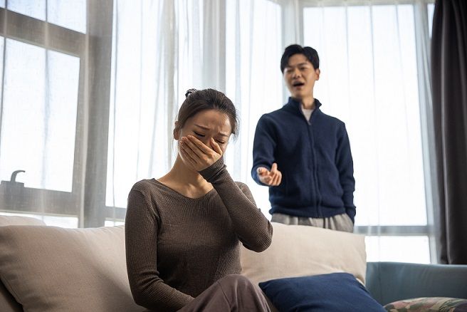 Jarang diketahui, beberapa hal ini menunjukkan jika hubungan suami istri berjalan tidak sehat.
Apa saja tandanya?