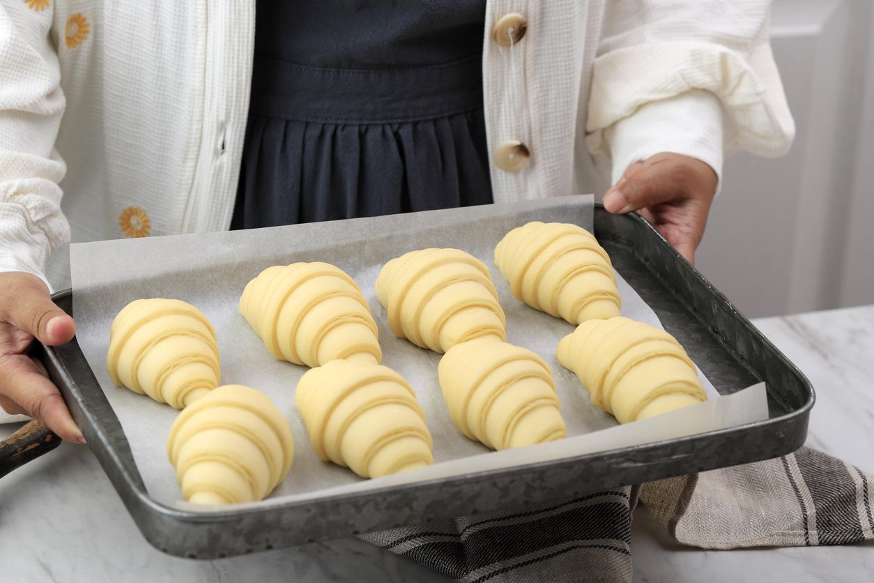 Berikut ini dua kesalahan yang sering terjadi dan jadi alasan croissant tidak renyah, bisa dari pelipatan adonan dan suhu ruangan!