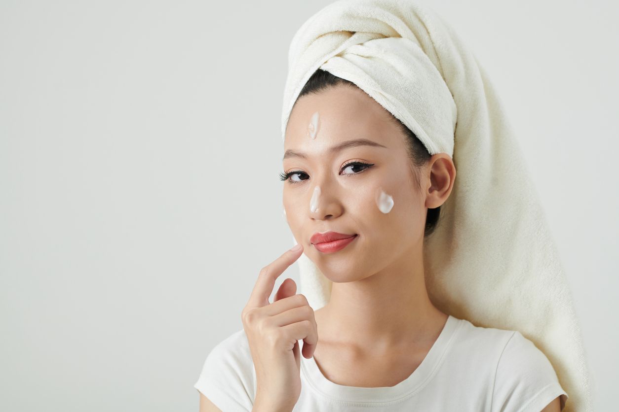 Simak berita terpopuler Fashion & Beauty hari ini, mulai dari rekomendasi sunscreen dengan blue light protection hingga gaya artis di Tiba Tiba Tenis!