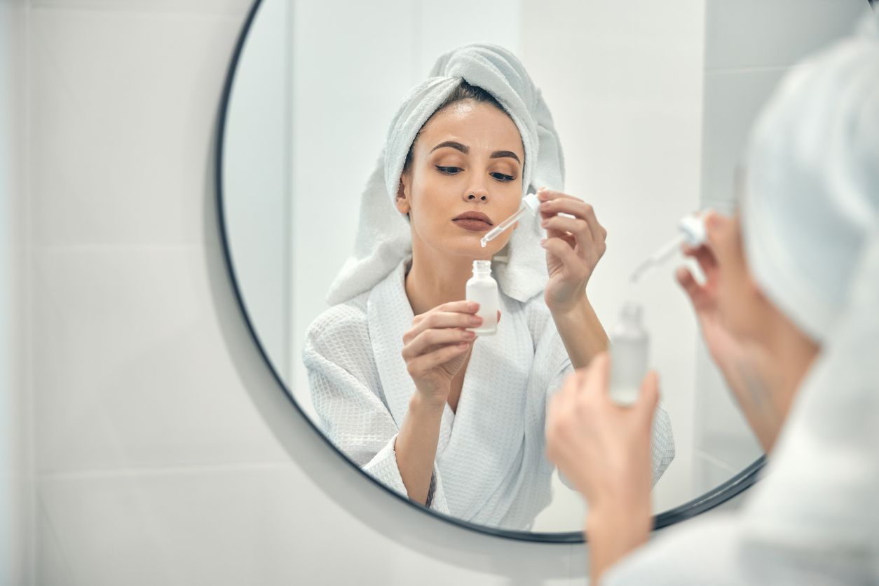 Sejumlah produk skicare viral di TikTok punya beragam manfaat, simak rekomendasi serum lokal  yang ampuh bikin kulit kenyal!
