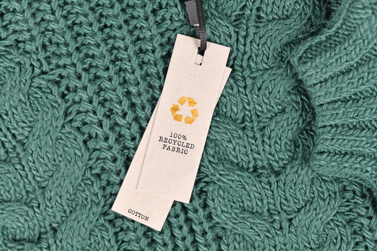 Circular fashion dinilai lebih ramah lingkungan karena memperpanjang usia pakai produk fashion. Lantas apa itu circular fashion?