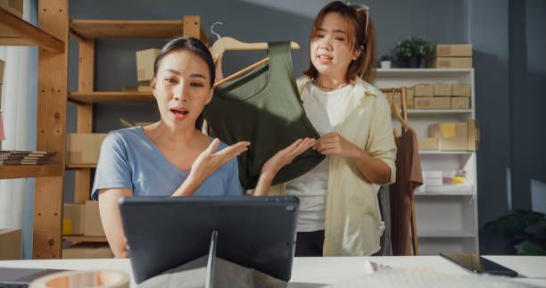 Kini semakin tren, begini 5 tips berjualan dengan cara live streaming untuk online shop dan UMKM. Dijamin dagangan laris manis!