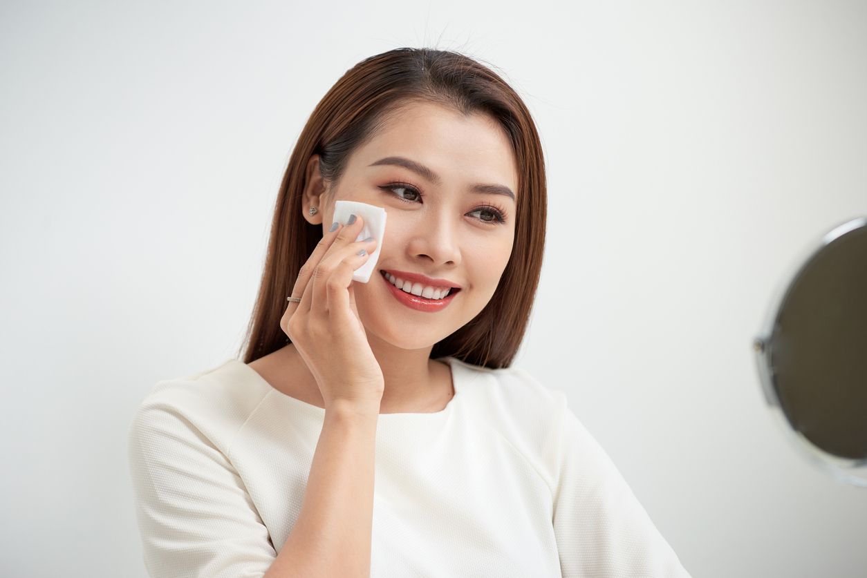 Berikut ini rekomendasi tiga micellar water harga terjangkau di Tokopedia. Harga mulai Rp20 ribuan saja.