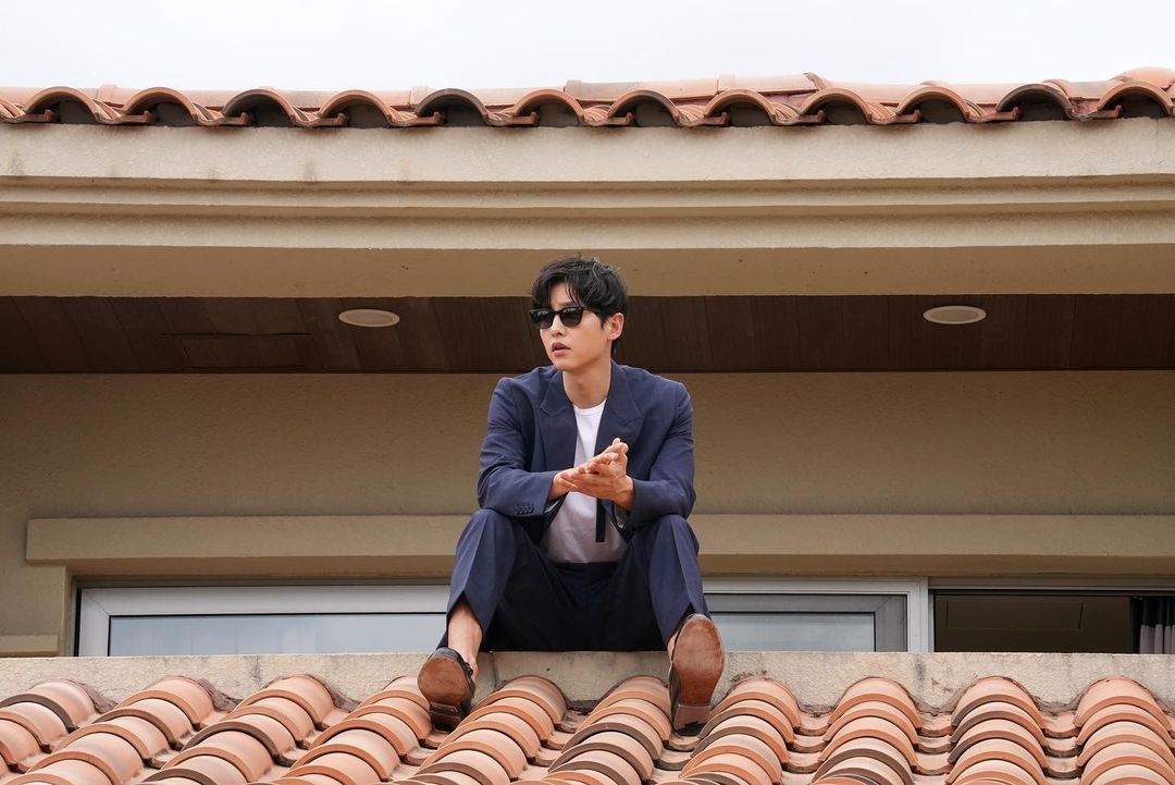 Senior Vice President Marketing Bukalapak menyampaikan alasan terpilihnya aktor Korea Selatan Song Joong Ki sebagai brand ambassador Bukalapak.
