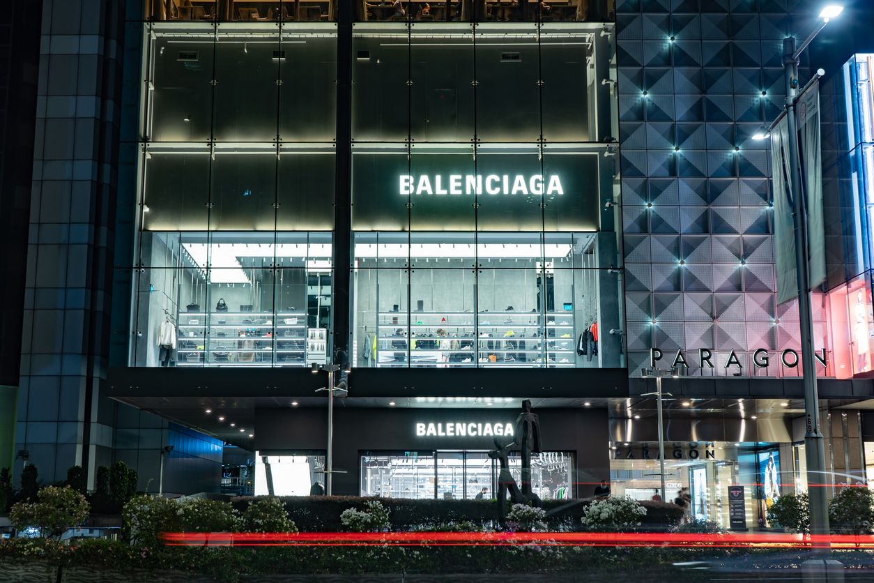 Mulai dari deretan kontroversi Balenciaga hingga Lee Min Ho yang pilih skincare lokal. Ini berita terpopuler fashion dan beauty.