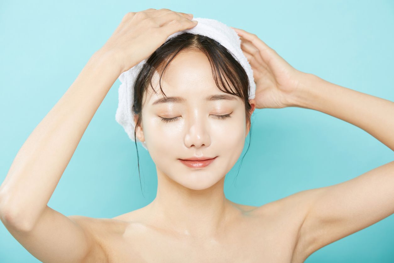 Berikut rekomendasi produk untuk detoks rambut dari Pantene yang mengandung ekstrak bunga teratai. Seperti apa?