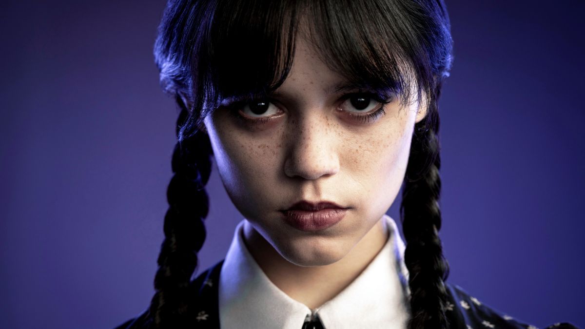 Karakter perempuan Wednesday di serial Netflix sedang jadi sorotan. Ini tips makeup ala Wednesday yang bisa kamu coba.