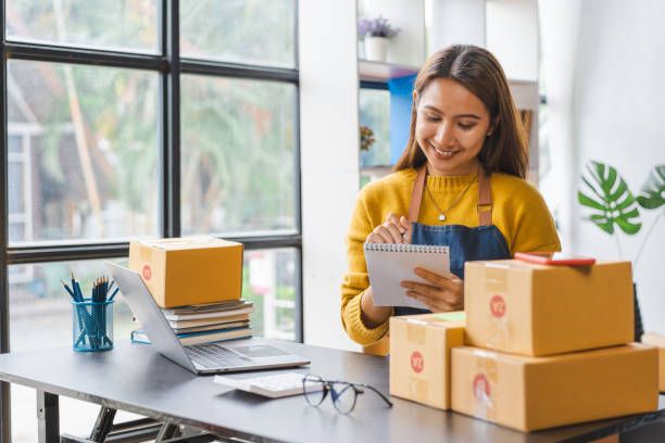 Berita terpopuler Lady Boss tentang pengertian dropshipper, tips investasi saham untuk pemula, hingga manfaat sertifikasi izin PIRT untuk ide usaha.
