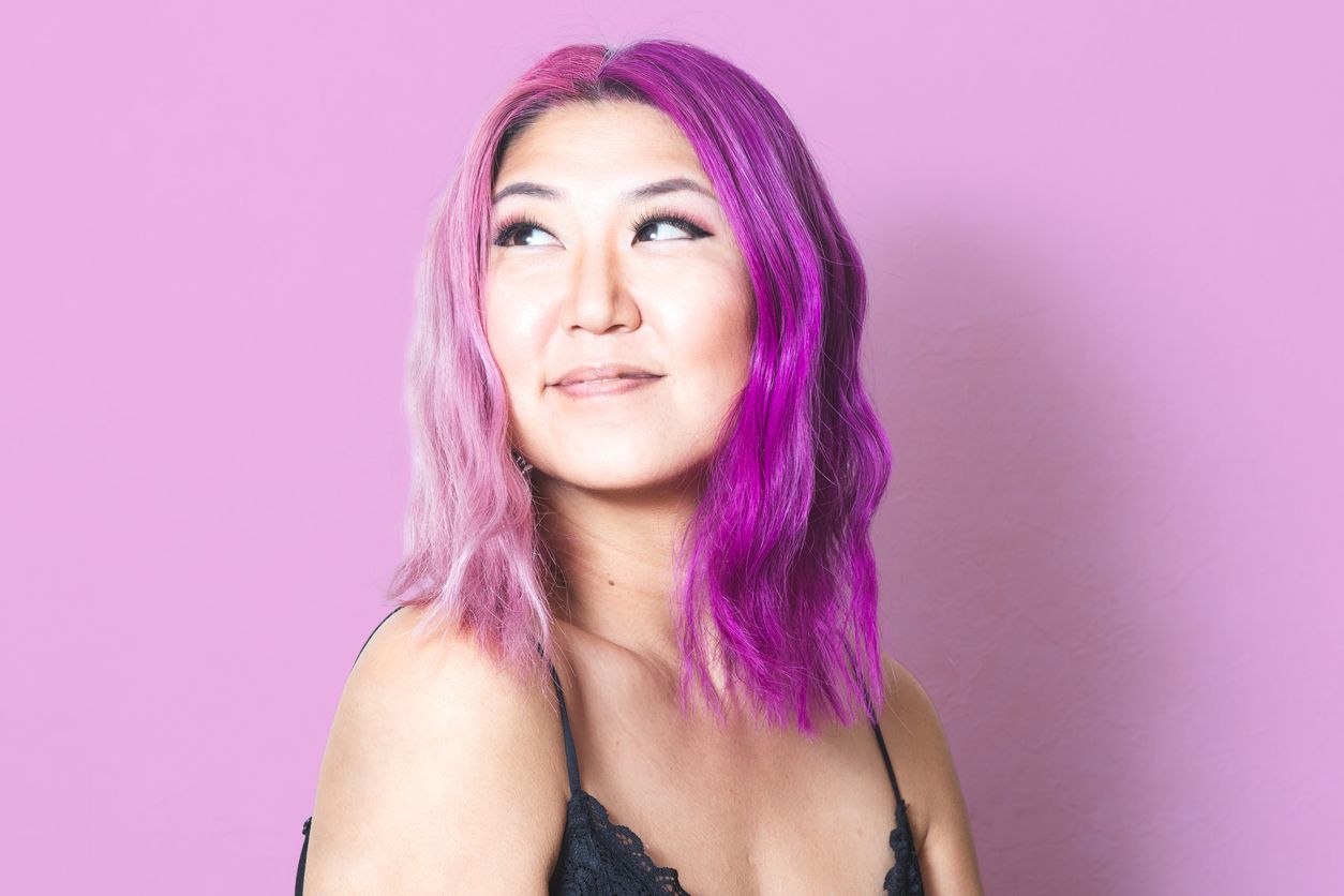 Rambut rusak dan kering setelah bleaching, atasi dengan berbagai rekomendasi vitamin rambut berikut ini!