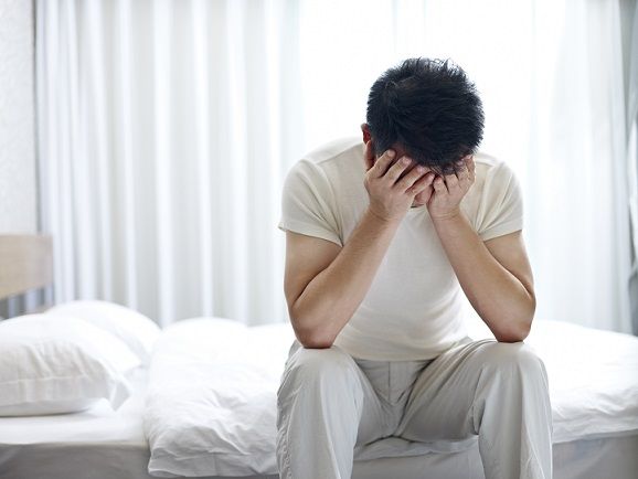 Perempuan perlu tahu, ternyata tiga hal ini sering membuat laki-laki cemas saat lakukan hubungan suami istri.