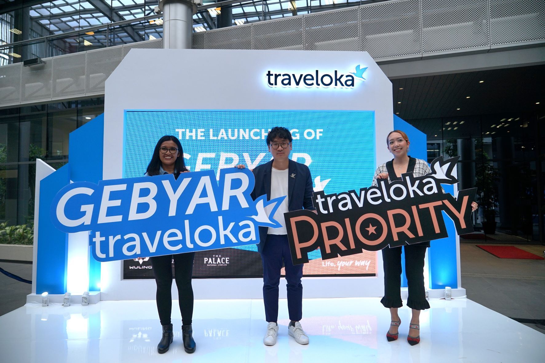Program Gebyar Traveloka memberikan kesempatan bagi semua konsumen Traveloka untuk mendapatkan nilai tambah priority member dari setiap transaksi.