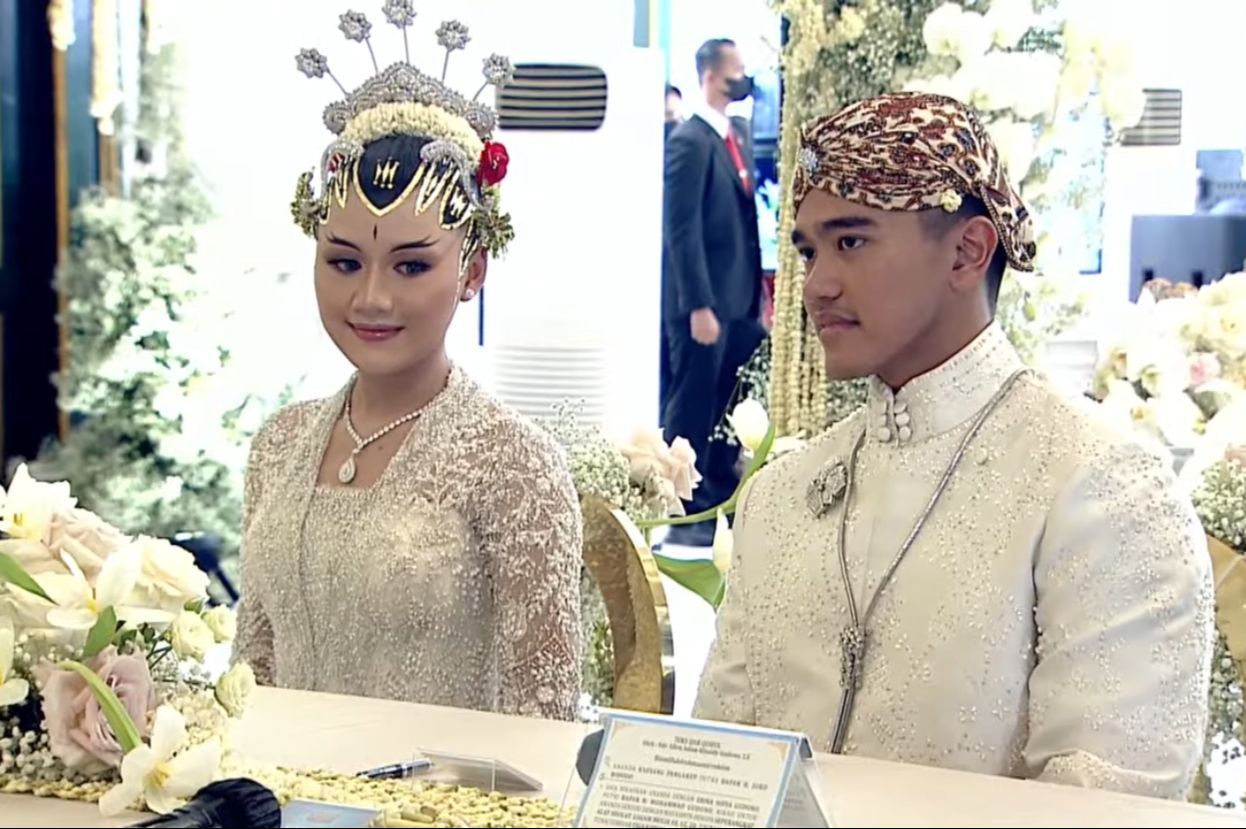 Mengenal Ladosan, cara penyajian makanan khas Raja Keraton Yogyakarta yang dilakukan di akad nikah Kaesang dan Erina.