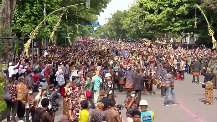 Berikut ini rute pengalihan arus lalu lintas Ngunduh Mantu Kaesang-Erina. Pengalihan akan berakhir pada 23.00 WIB