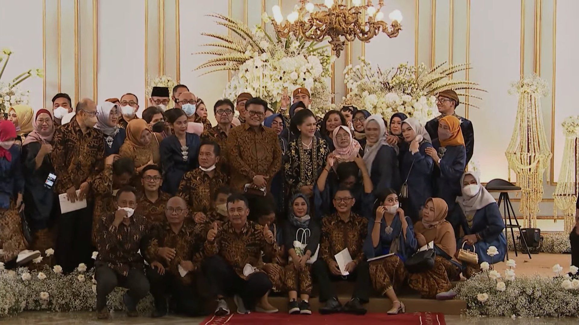 Ngunduh  Mantu Kaesang-Erina di Pura Mangkunegaran.
Pelaminan berubah jadi tempat reuni Iriana. Berikut lengkapnya.