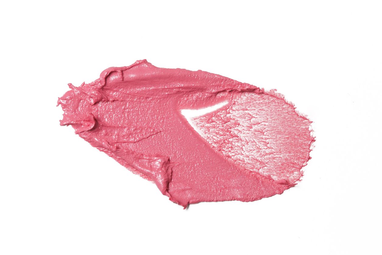 Murah meriah namun tetap awet bikin pipi merona, ini dia tiga rekomendasi cream blush lokal di bawah Rp30 ribu.