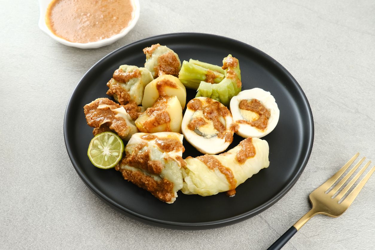Masuk tiga besar street food terbaik versi Taste Atlas, berikut resep dan bahas siomay yang nikmat dan lezat.