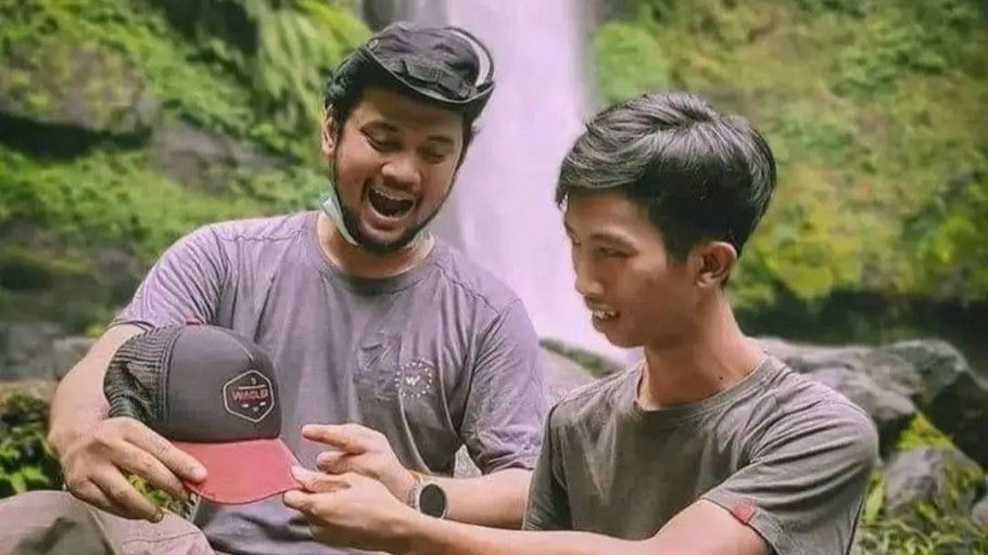Alprih Priyono, mantan asisten Panji Petualang, meninggal dunia setelah dipatok ular Kobra. Ini bahaya gigitan ular bagi tubuh.