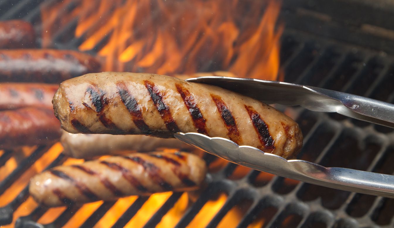 Berikut ini tips memasak cepat sosis bakar untuk hidangan perayaan malam Tahun Baru 2023, simak selengkapnya ya