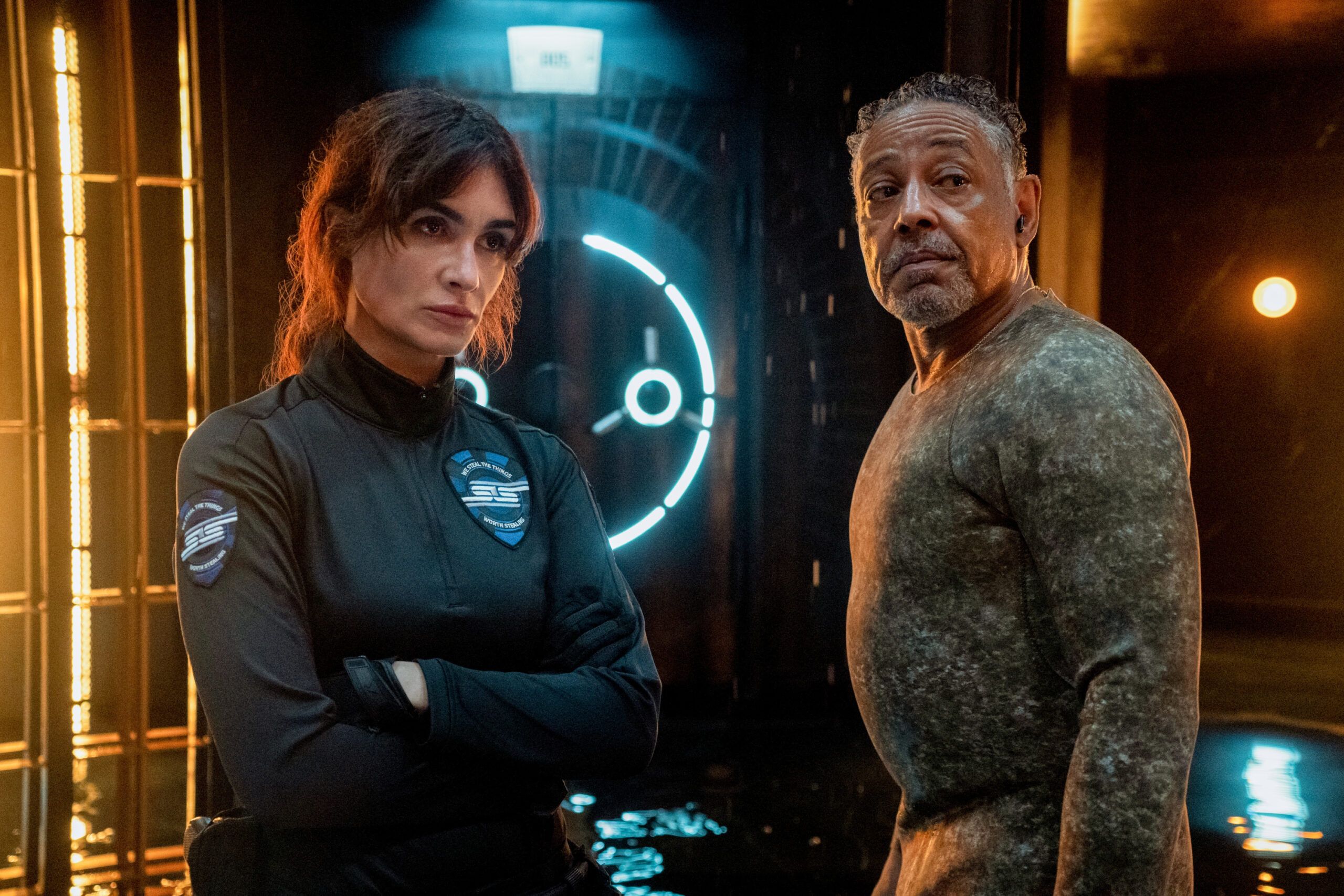 Cara menonton series Kaleidoscope di Netflix sesuai kronologi waktu pencurian, cerita dimulai dari episode Hitam.