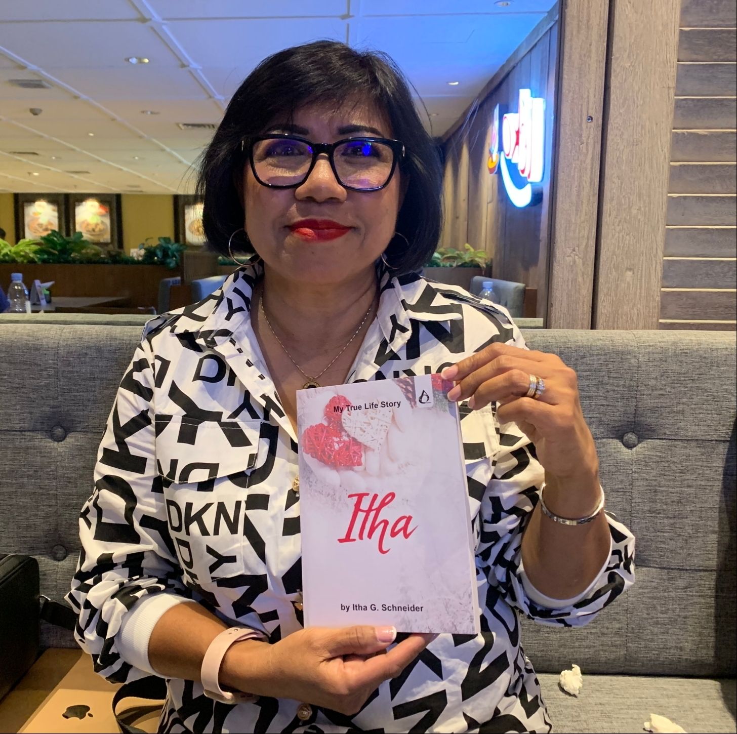 Itha G, Schneider pernah menjadi korban KDRT. Ia pun keluar dari hubungan toksik dan menjadi pengusaha real estate di New York. 