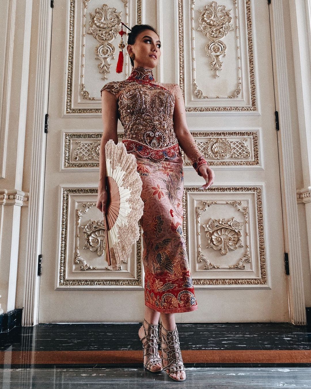 Para artis Indonesia tampil cantik dan menawan di momen Imlek 2023. Mulai dari Agnez Mo hingga Livy Renata. 