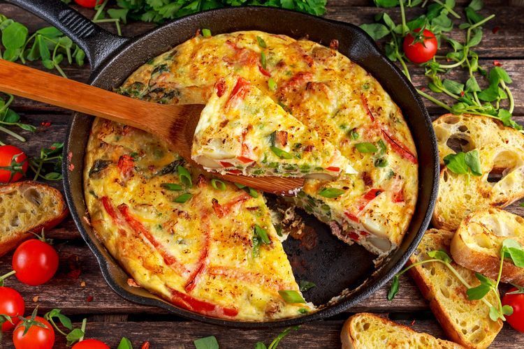 Tips memasak cepat frittata, hidangan khas Italia yang jadi tantangan di episode terbaru MasterChef Indonesia Season 10.