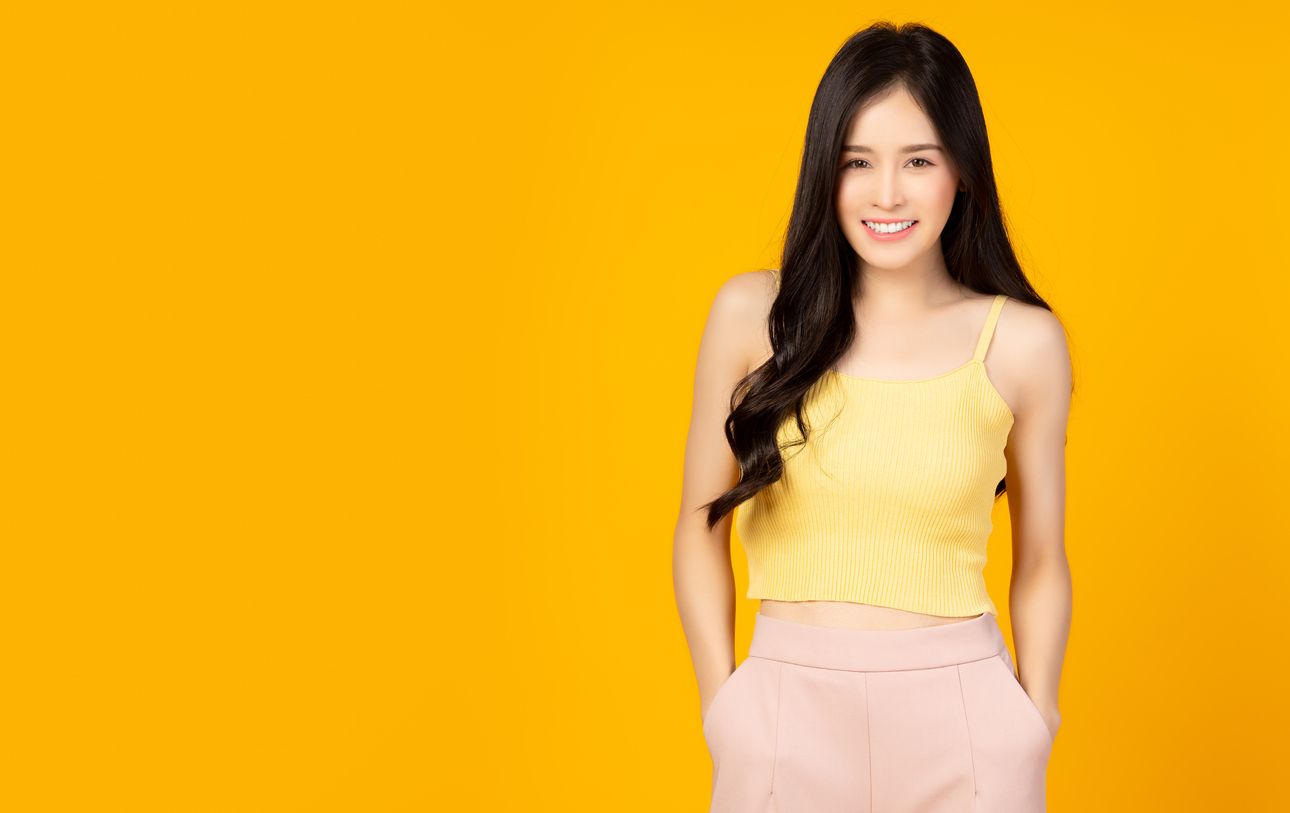 Berikut empat rekomendasi tanktop yang cocok digunakan sebagai inner blazer, bisa didapatkan mulai Rp90 ribu!