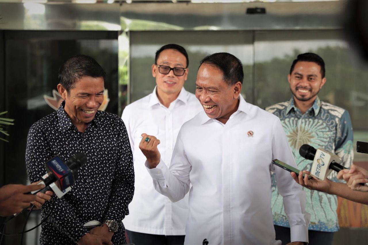 Menindaklanjuti arahan Presiden Jokowi, Menpora Amali pimpin rapat dengan Sekjen PSSI dan Dirut LIB untuk mencari jalan keluar kompetisi Liga 2. 