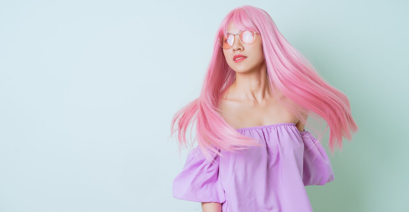 Dokter spesialis mengungkap tips merawat rambut berwarna agar tidak patah, yakni dengan pemilihan warna hingga cara stylingnya.
