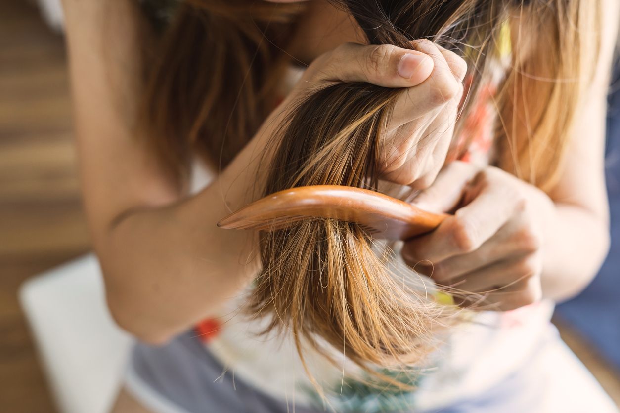 Hyaluronic acid adalah bahan aktif yang bukan hanya bagus untuk kulit wajah, tapi juga bisa mengatasi rambut kering. Ini rekomendasi produknya.  