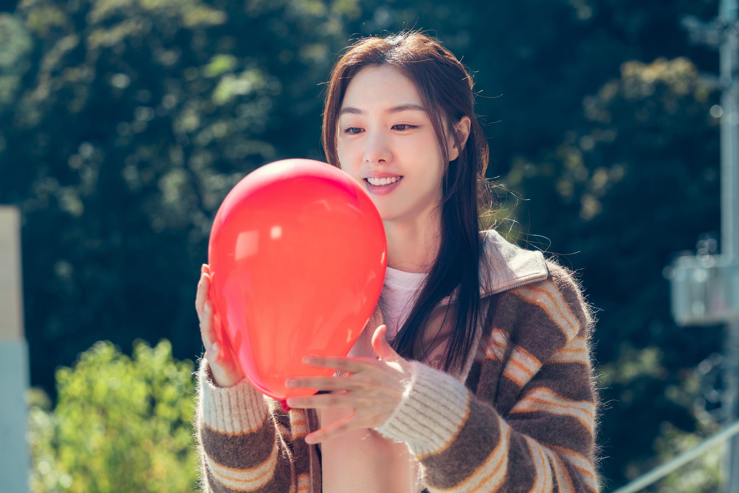 Simak rekomendasi drakor rating tertinggi Januari 2023 yang bisa kamu tonton di berbagai platform streaming, salah satunya Red Balloon.