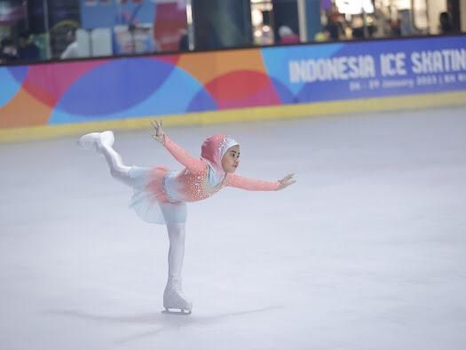 Kejuaraan Indonesia Ice Skating Open (IISO) 2023 Figure Skating (seluncur indah) competition baru saja berlangsung. Tengok keseruannya.