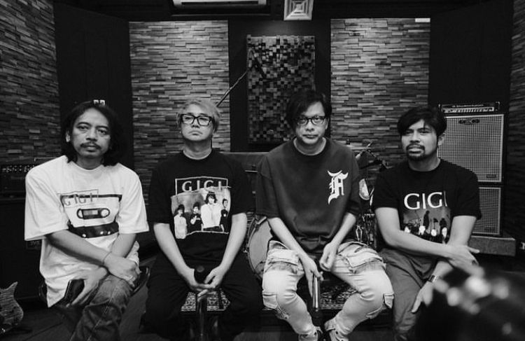 Sambut 30 tahun berkarya, grup band GIGI akan menggelar tur konser di beberapa kota. Berikut lengkapnya.