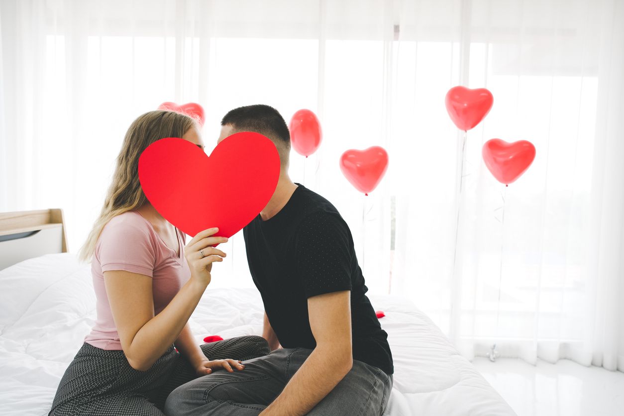 Tak perlu canggung atau malu, ini lima tips melakukan hubungan suami istri untuk pengantin baru.  Apa saja?
