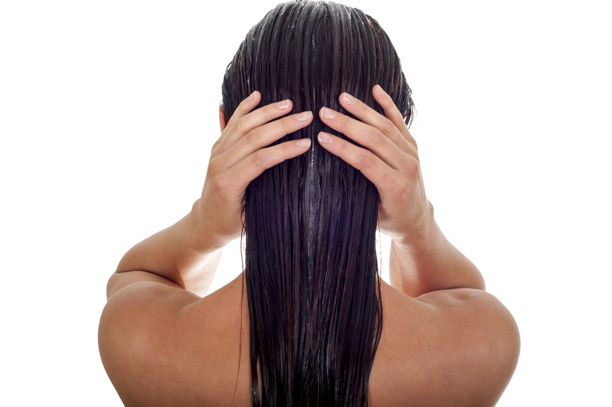 Merawat rambut tidak cukup hanya dibersihkan pakai sampo saja. Kamu juga butuh conditioner agar rambut halus dan mudah diatur. Ini rekomendasinya.