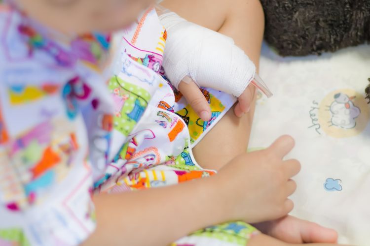 Kawan Puan, kenali gejala leukemia pada anak dalam rangka peringatan Hari Kanker Anak pada 15 Februari 2023.