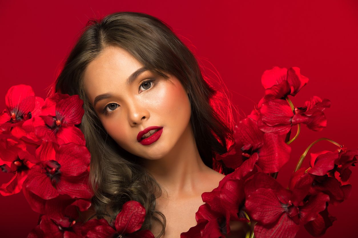 Berikut ini empat tips makeup untuk perayaan valentine bersama pasangan, salah satunya fokus pada area mata