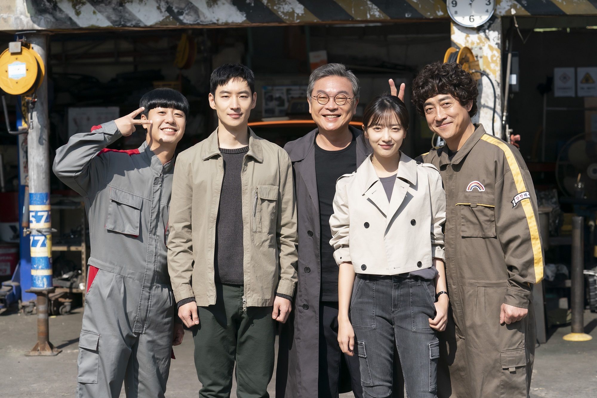 Berhasil meraih rating tinggi di episode pertamanya, simak ini dia deretan fakta menarik series Taxi Driver 2 yang tayang di Viu mulai Februari 2023.