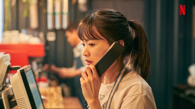 Begini cerita karakter perempuan Chun Woo Hee di film Unlocked yang tayang di Netflix mulai 17 Februari.