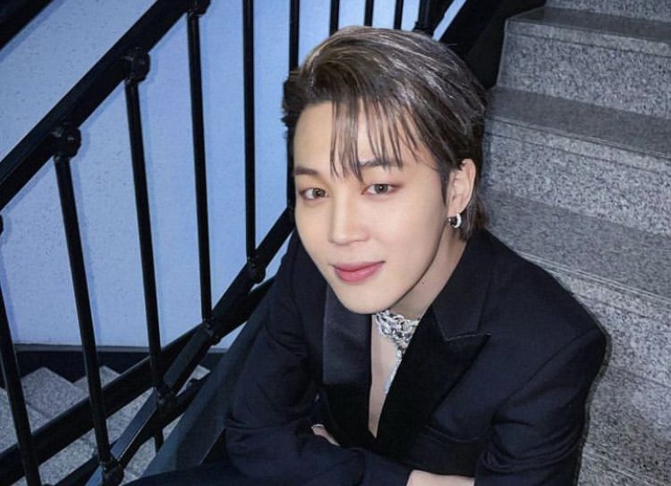 Resmi, Jimin BTS akan segere merilis album solo perdana bertajuk FACE pada 24 Maret 2023. Berikut lengkapnya.