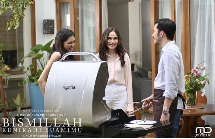 Tayang mulai hari ini  (23/2/2023) berikut sinopsis film Bismillah Kunikahi Suamimu. Dibintangi Syifa Hadju dan Rizky Nazar.
