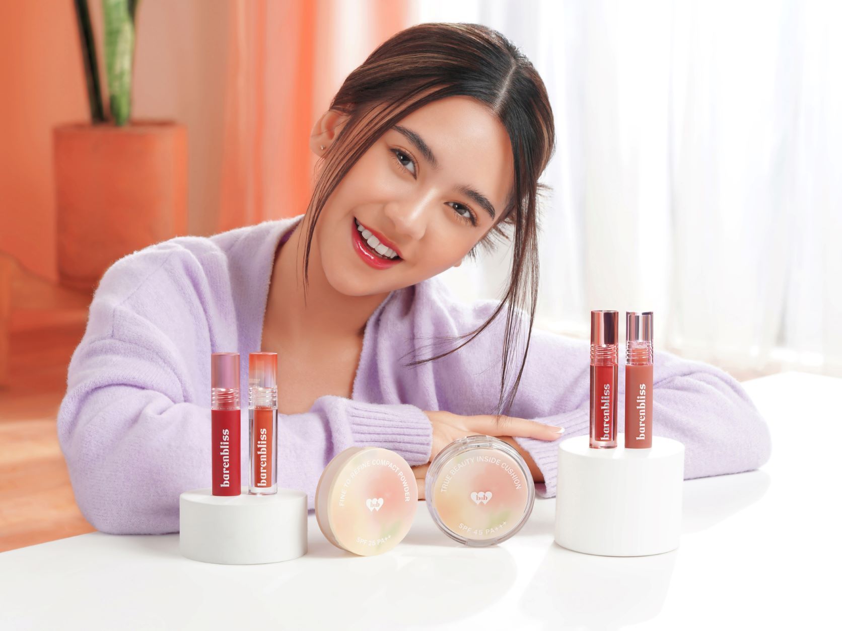 Ziva Magnolya kerap tampil dengan riasan yang cantik natural. Ia pun membeberkan tiga langkah mudah makeup ala dirinya. 