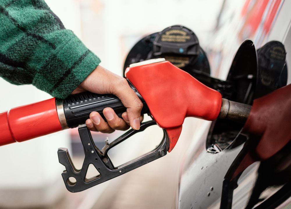 Mulai 1 Maret 2023, harga BBM jenis Pertamax mengalami kenaikan. Terkait hal tersebut, pihak pertamina angkat bicara.